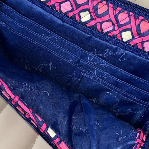 Vera Bradley Katalina Pink Diamonds Breast Cancer Bag Iconic Little Hipster EUC - Picture 2 of 12